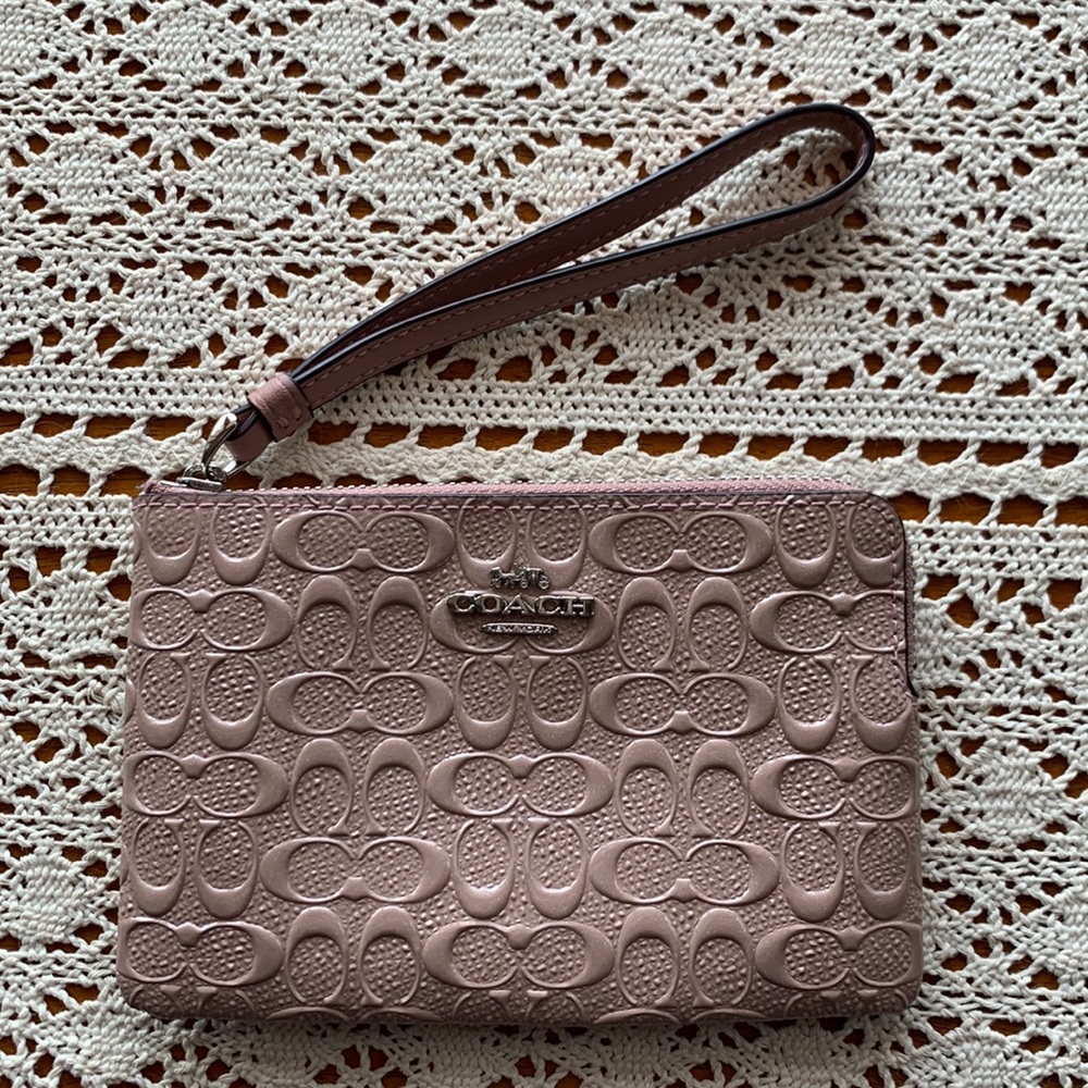 Like new Coach wristlet